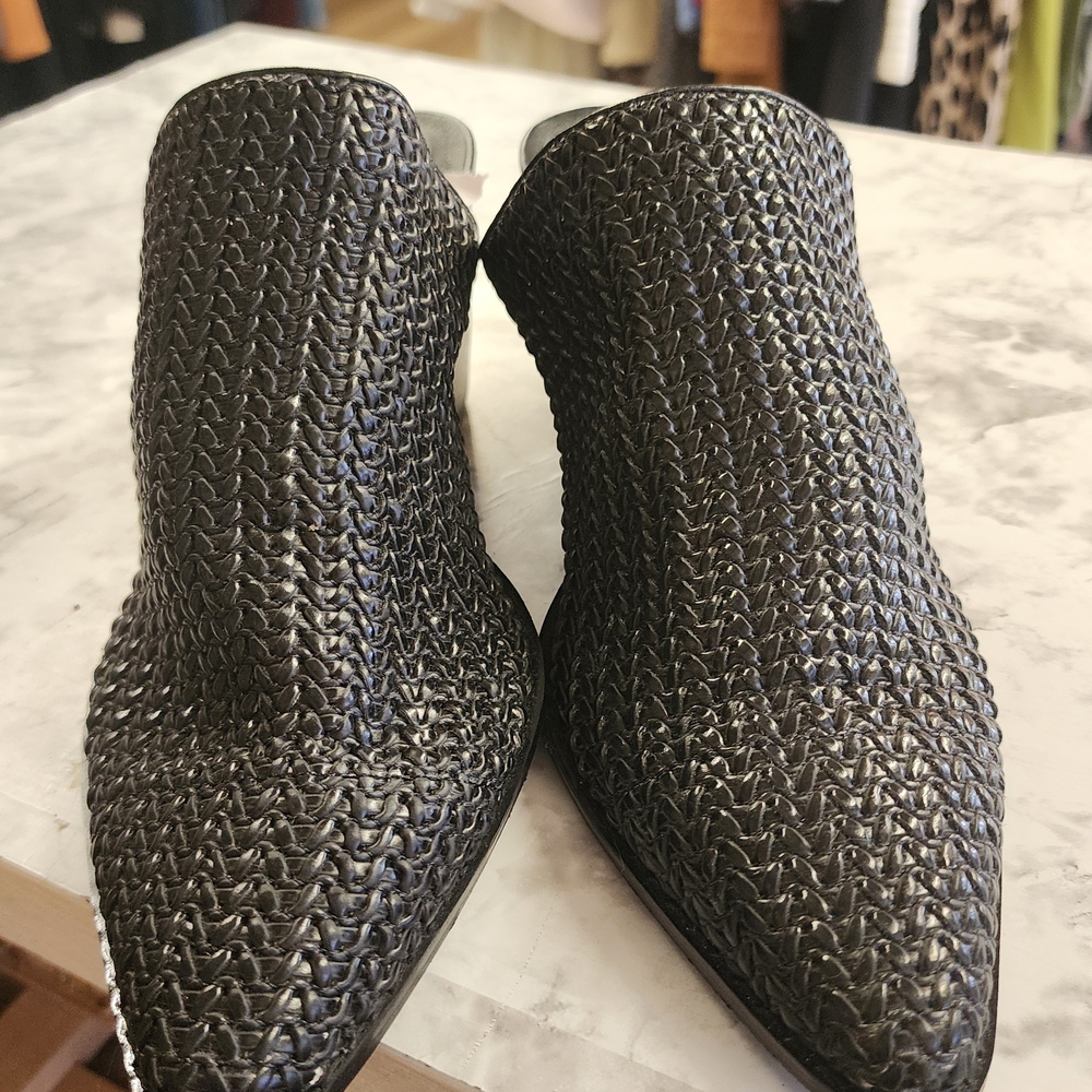 Coconuts by Matisse Black Textured Booties